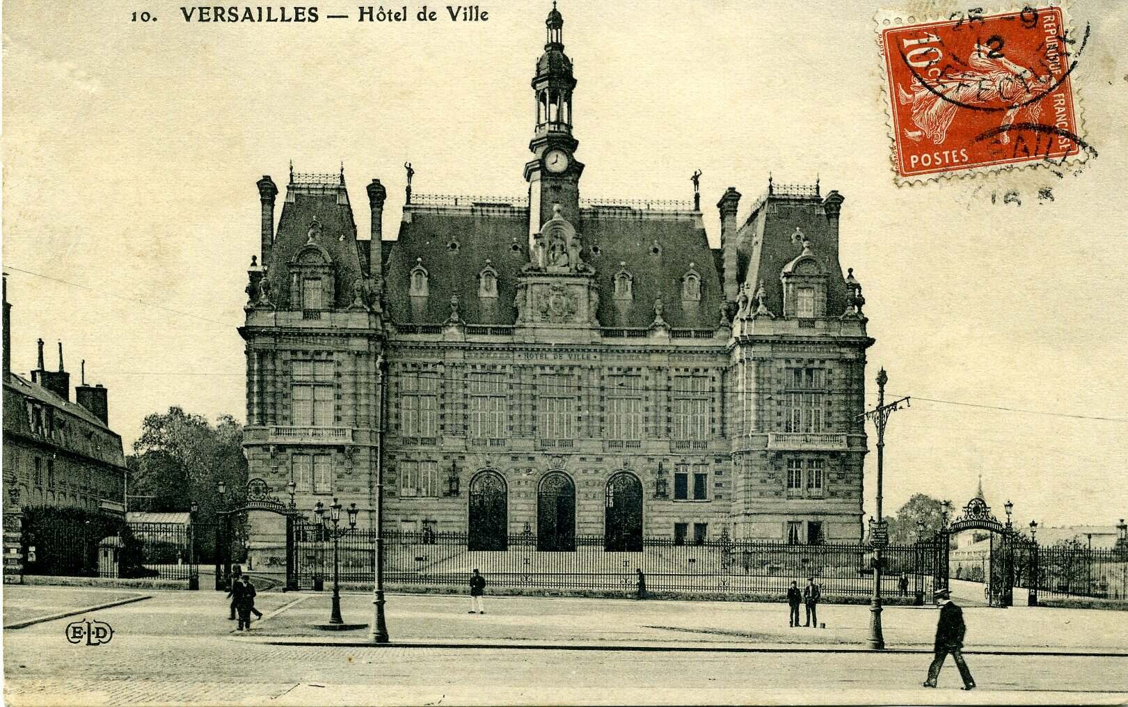 Versailles-Hôtel_de_ville04